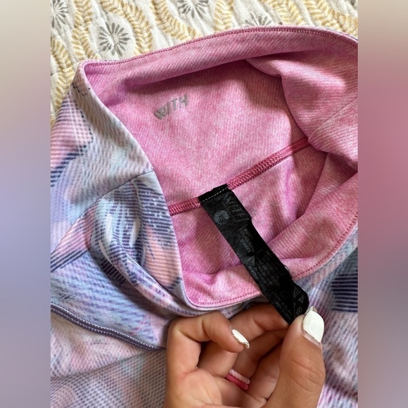 Peloton XS Pink/Purple Capri Leggings - Picture 4 of 8